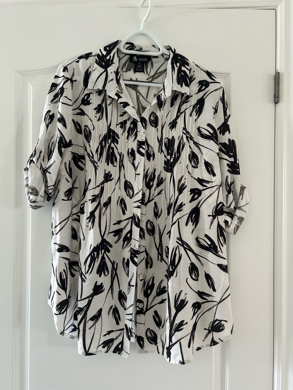 Lightweight Black & White Floral Button-Up Shirt - Men